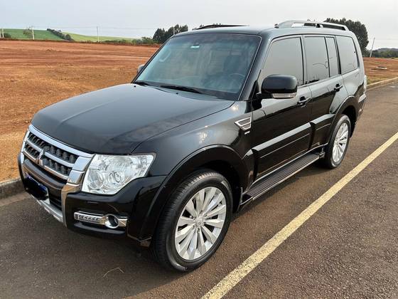 MITSUBISHI PAJERO FULL 3.2 HPE 4X4 16V TURBO INTERCOOLER DIESEL 4P AUTOMÁTICO